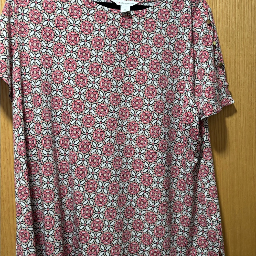 Liz Claiborne Red and White Short Sleeve Tees